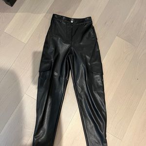 Aritzia Wilfred Vegan Leather Modern Cargo Pant